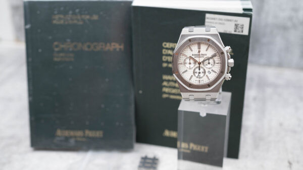 Audemars Piguet Royal Oak Chronograph 26320ST (2016) - Image 2