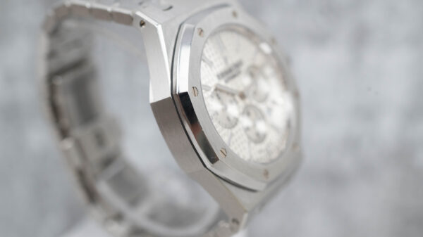 Audemars Piguet Royal Oak Chronograph 26320ST (2016) - Image 7
